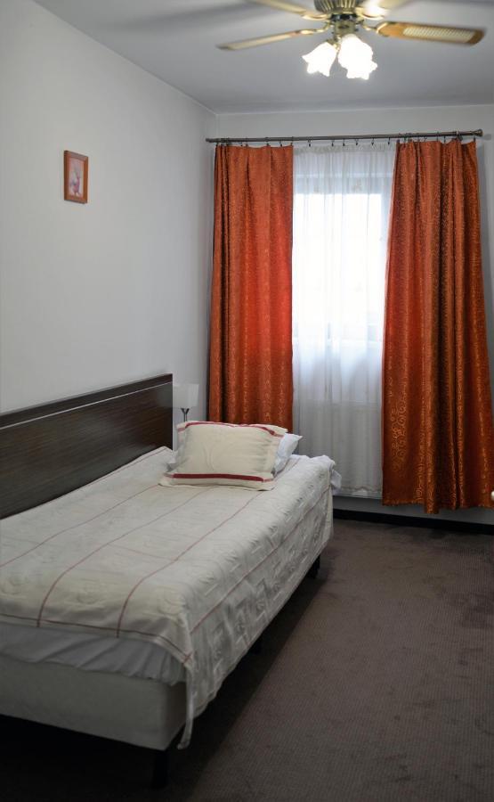 Gosciniec Czarci Mlyn Bed and Breakfast Będzin Εξωτερικό φωτογραφία