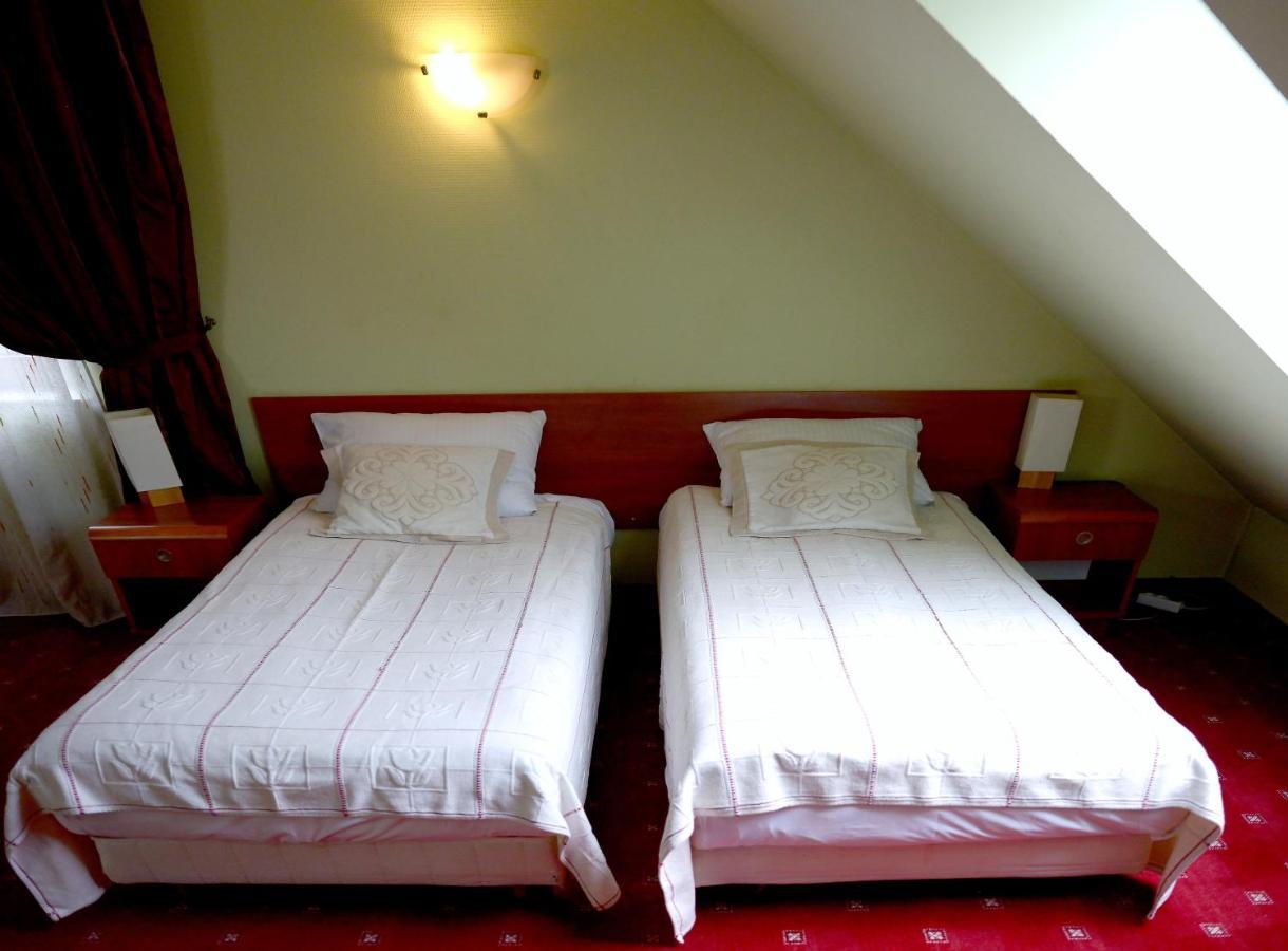 Gosciniec Czarci Mlyn Bed and Breakfast Będzin Εξωτερικό φωτογραφία