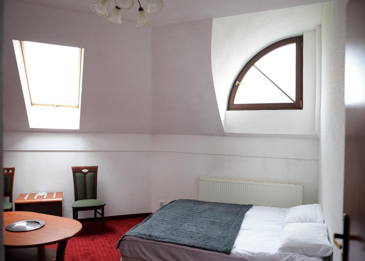 Gosciniec Czarci Mlyn Bed and Breakfast Będzin Εξωτερικό φωτογραφία