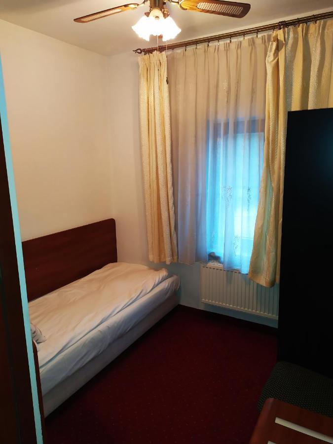 Gosciniec Czarci Mlyn Bed and Breakfast Będzin Εξωτερικό φωτογραφία